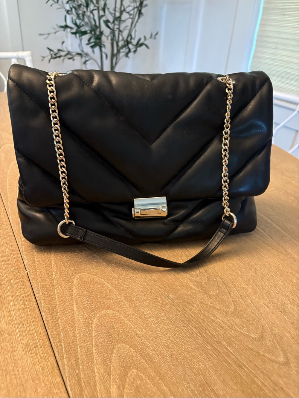 Quilted Chain-Handle Shoulder Bag - Black